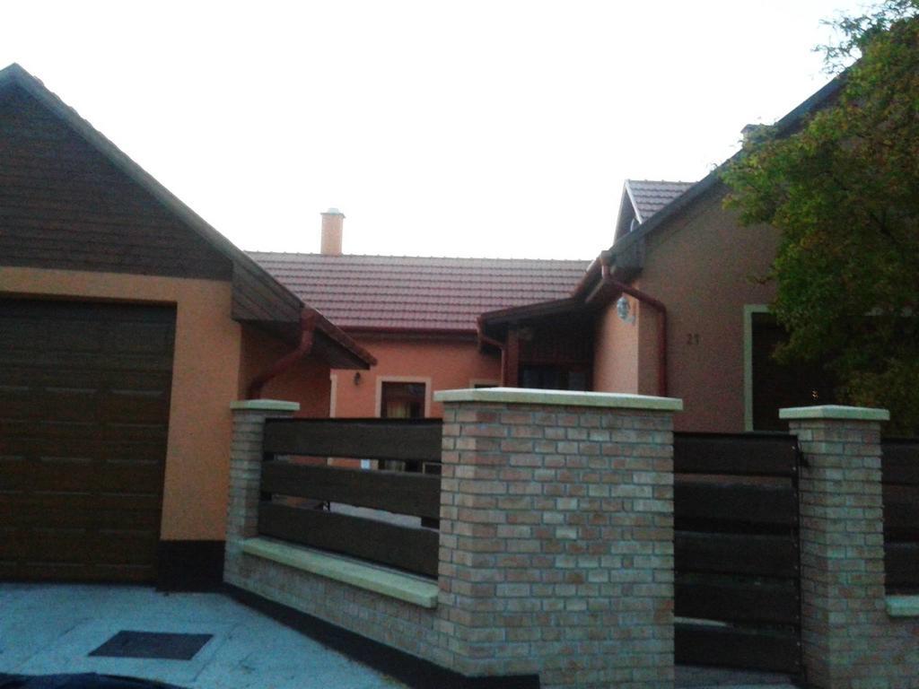 Szilvia Vendeghaz Hotel Korosszakal Habitación foto